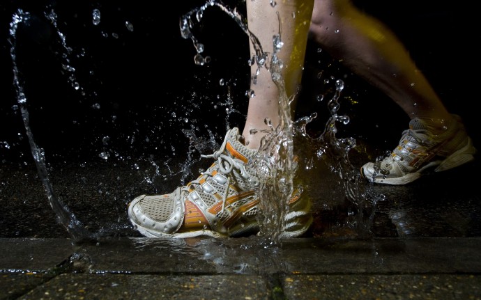 Как быстро высушить мокрую обувь