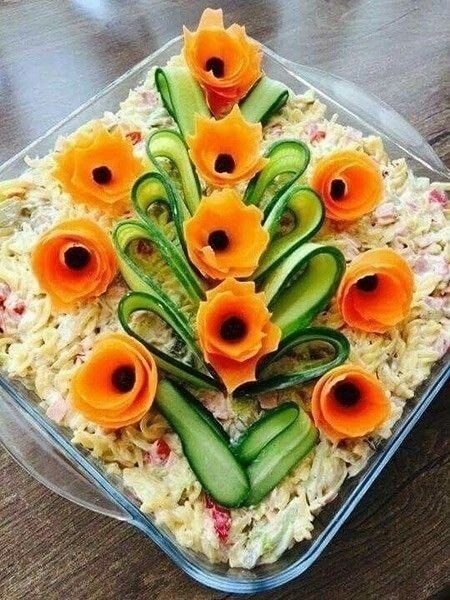 Чудесные идеи по украшению салатиков.