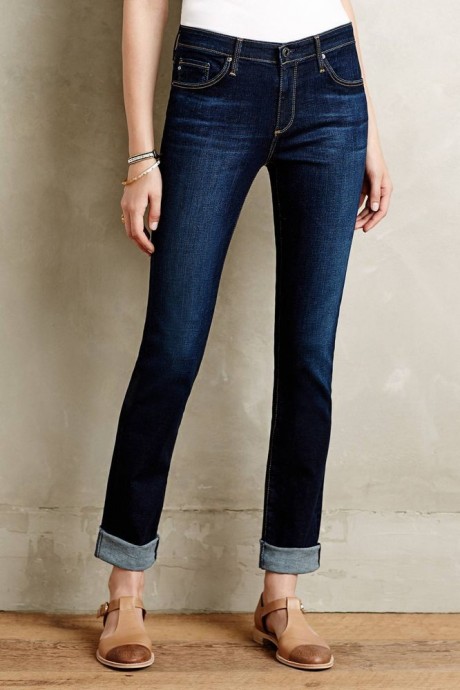 Налейте это копеечное средство при стирке: темные джинсы не потеряют цвет и будут как новые
