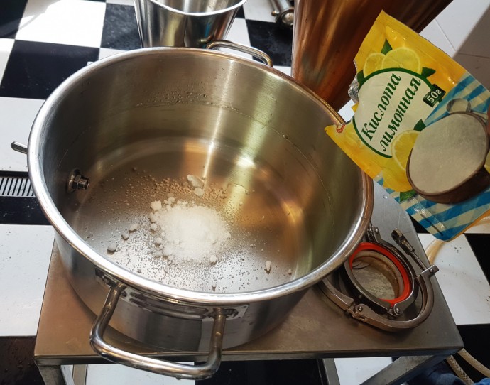Как почистить любую посуду от очень сильных загрязнений без агрессивной бытовой химии