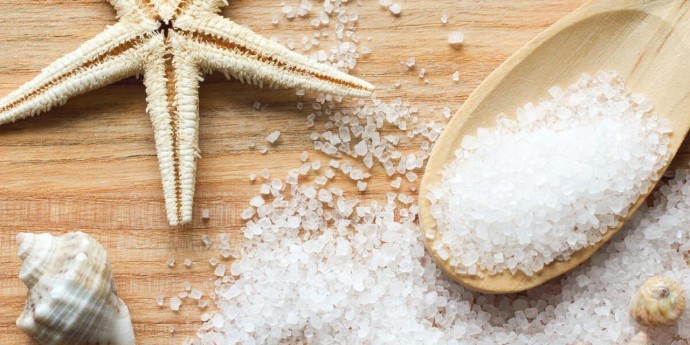 Почему соль нужно добавлять в конце готовки Почему соль нужно добавлять в конце готовки