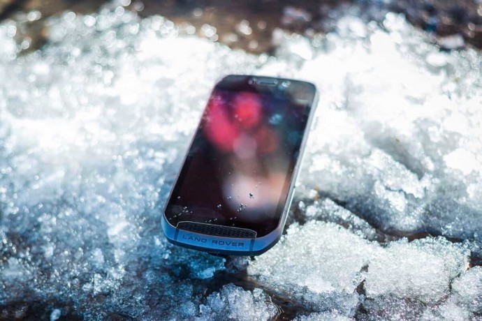 Как сохранить заряд батареи смартфона в мороз и не остаться без связи
