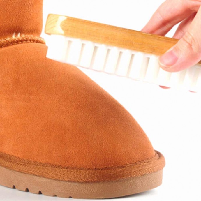 ​Как вернуть замшевой обуви достойный вид