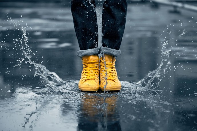 ​Как купить обувь, которая не расползется после первого дождя