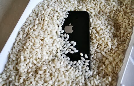 Как высушить намоченный телефон Как высушить намоченный телефон