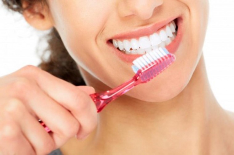 Одно из правил здоровья: не чистите зубы после еды