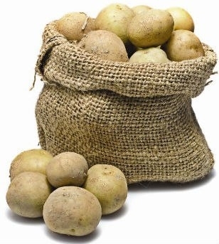 Чтобы картошка в мешке не росла, положите туда яблоко.