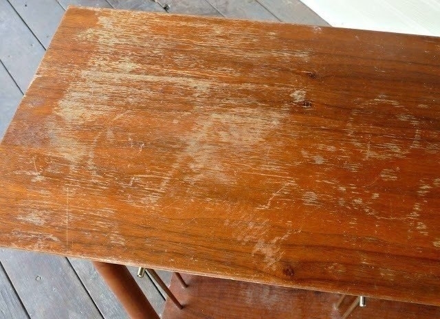 Как быстро и просто избавиться от царапин на деревянной мебели