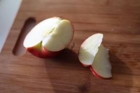 Как дольше хранить нарезанные куски яблока
