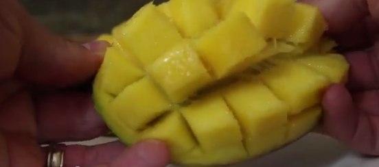 Как порезать манго