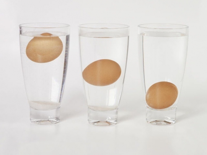 Как определить свежесть яиц