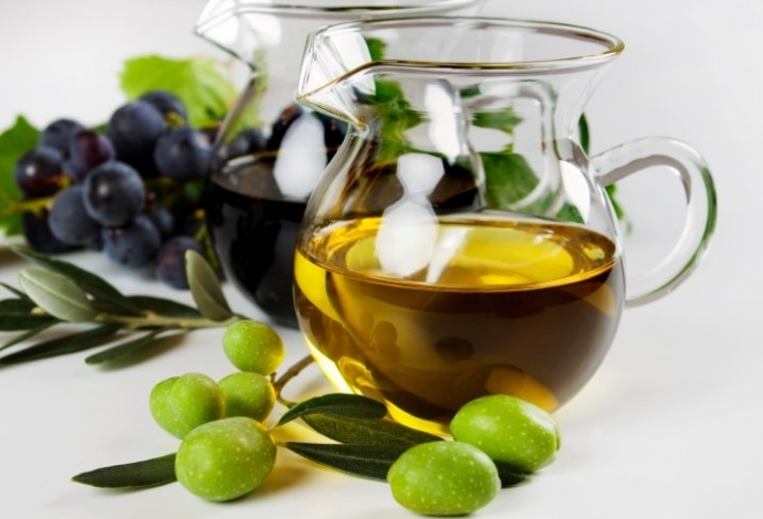 Оливковым маслом удобно чистить нержавеющую сталь