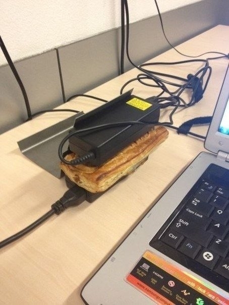 Если бутерброд стал холодным, а на работе нет микроволновки