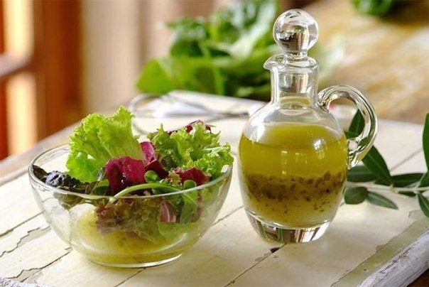 5 самых вкусных заправок для салата. 5 самых вкусных заправок для салата.