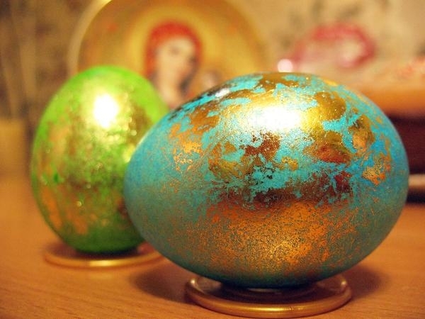 Готовимся к Пасхе: 10 популярных способов покраски яиц.