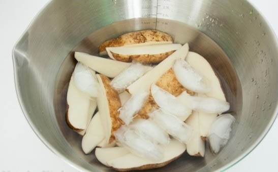 Запеченные картофельные дольки Запеченные картофельные дольки