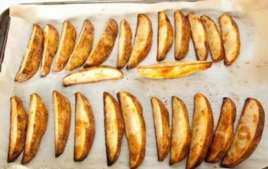 Запеченные картофельные дольки Запеченные картофельные дольки