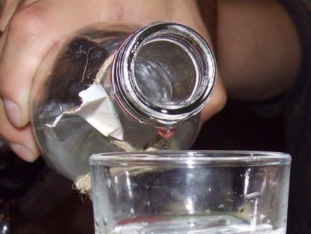 20 вариантов использования водки не по назначению. 20 вариантов использования водки не по назначению.