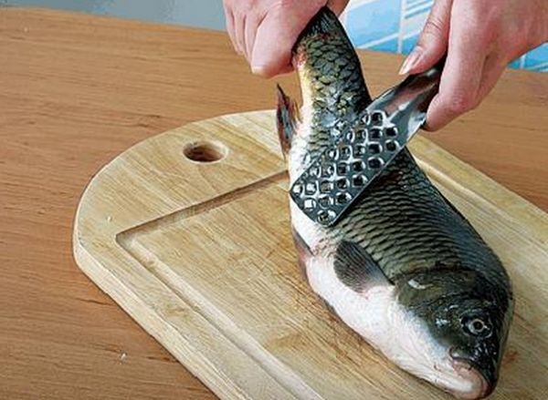 Как чистить рыбу легко